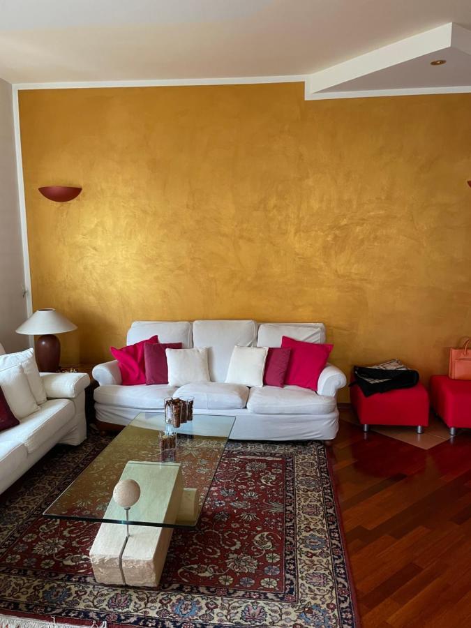 Zen Apartment Located In Turin Pre Hill Exterior foto